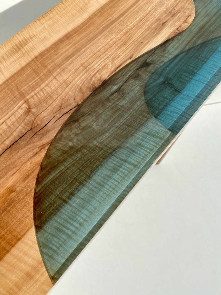 console en bois et résine epoxy