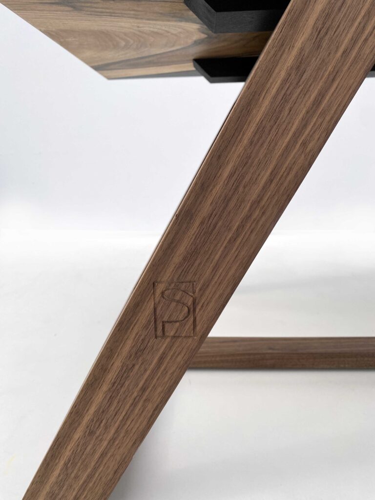 pieds en Noyer américain