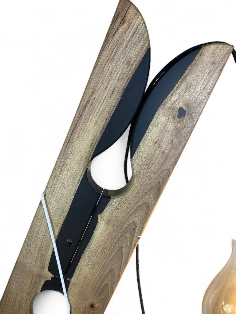 lampe en vieux poirier