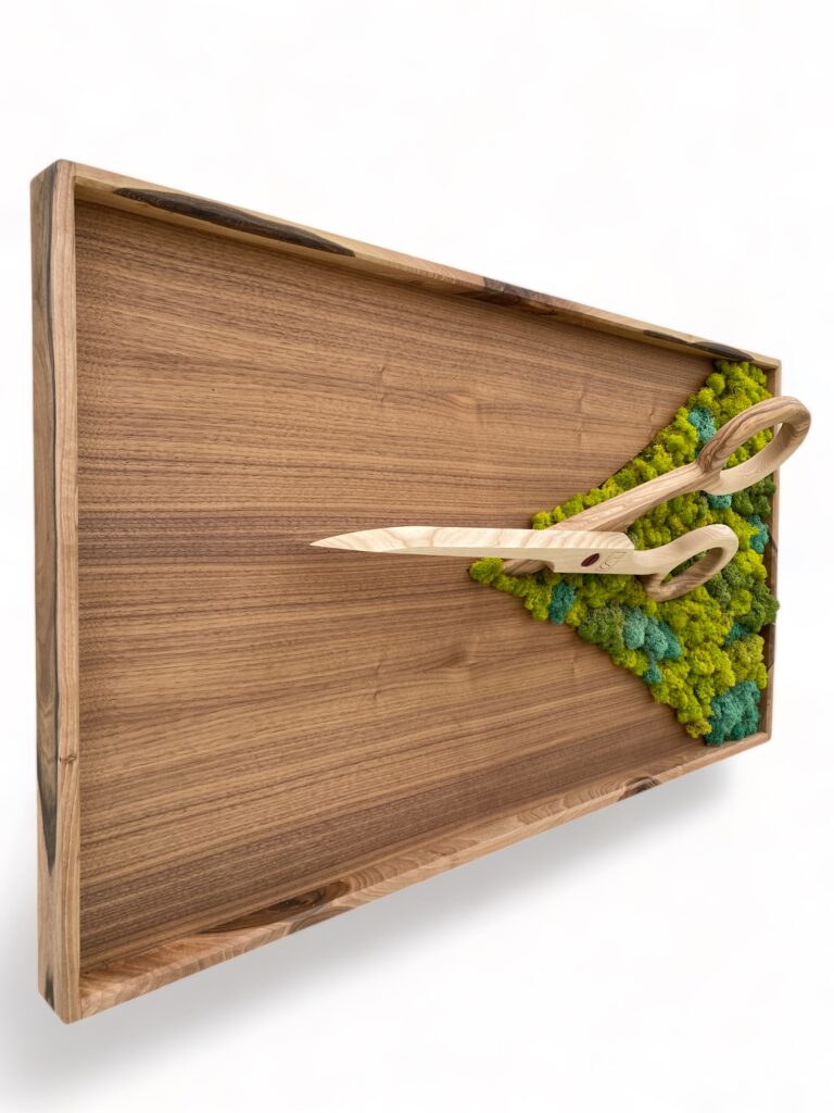 oeuvre murale en Noyer et Lichen stabilisé