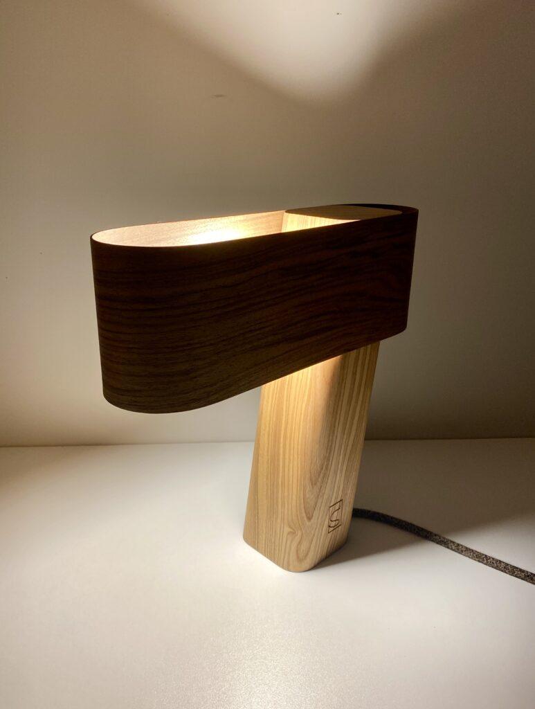 lampe en bois élégance